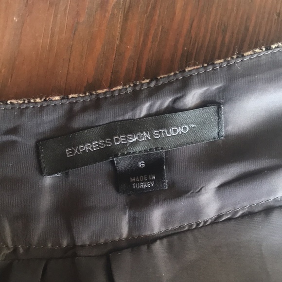 Express black, white and pink houndstooth skirt - Picture 7 of 9